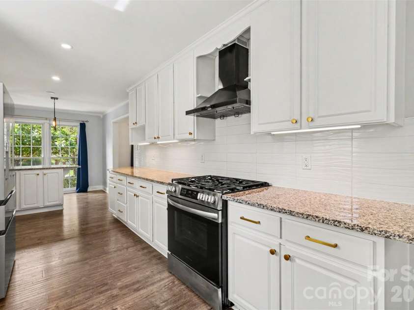 5734 Faulconbridge Road, Charlotte, NC 28227.  MLS# CAR4411161, YatesRealty ID 42181. 