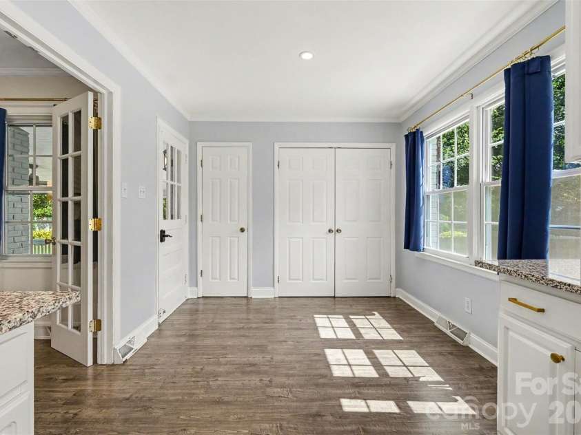 5734 Faulconbridge Road, Charlotte, NC 28227.  MLS# CAR4411161, YatesRealty ID 42181. 