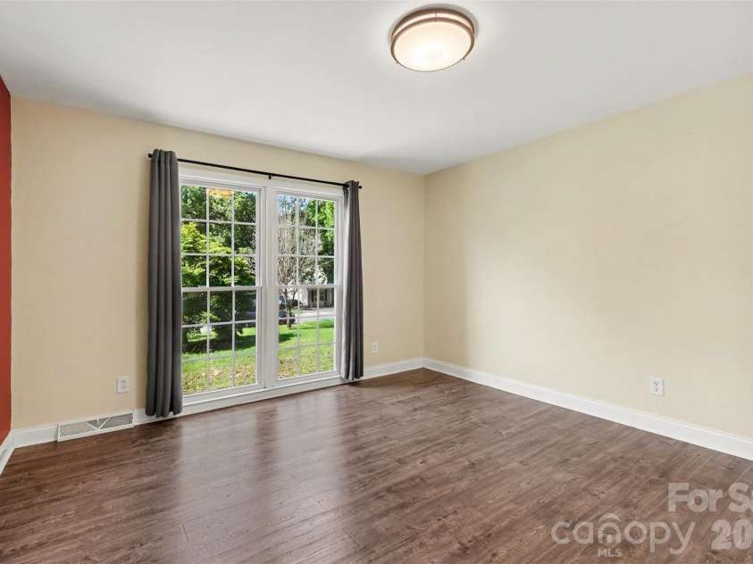 5734 Faulconbridge Road, Charlotte, NC 28227.  MLS# CAR4411161, YatesRealty ID 42181. 