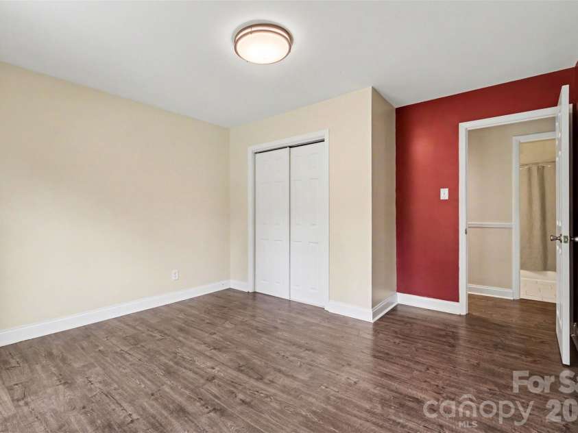 5734 Faulconbridge Road, Charlotte, NC 28227.  MLS# CAR4411161, YatesRealty ID 42181. 