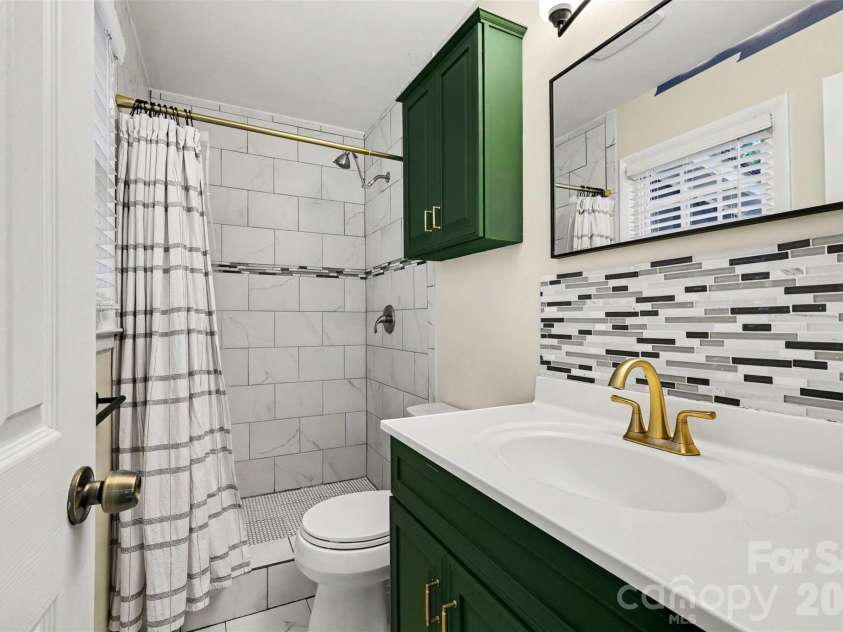 5734 Faulconbridge Road, Charlotte, NC 28227.  MLS# CAR4411161, YatesRealty ID 42181. 