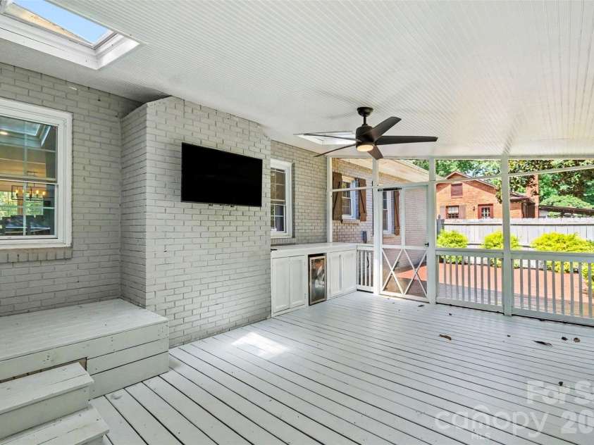 5734 Faulconbridge Road, Charlotte, NC 28227.  MLS# CAR4411161, YatesRealty ID 42181. 
