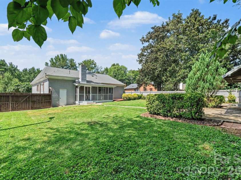 5734 Faulconbridge Road, Charlotte, NC 28227.  MLS# CAR4411161, YatesRealty ID 42181. 