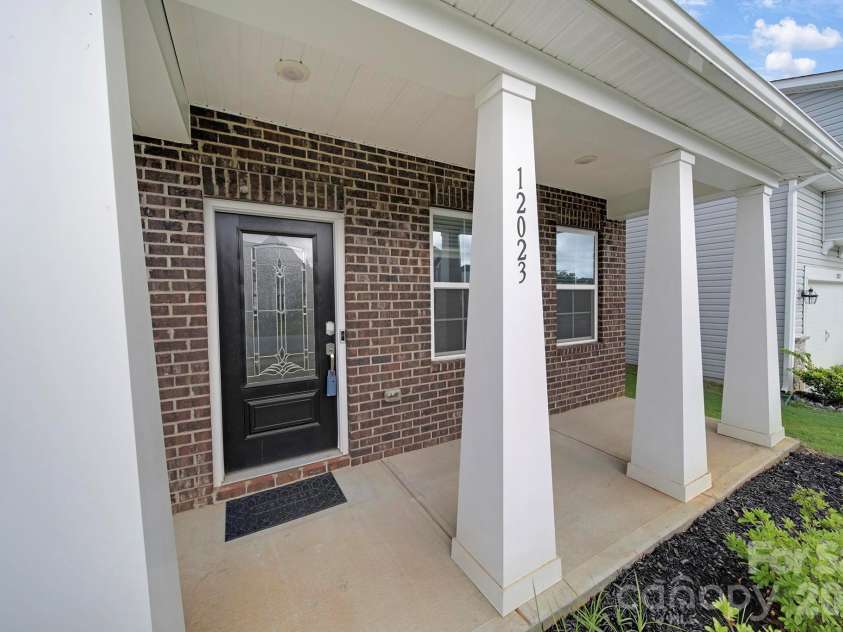 12023 Bishop Castle Drive, Charlotte, NC 28273.  MLS# CAR4411579, YatesRealty ID 42184. 