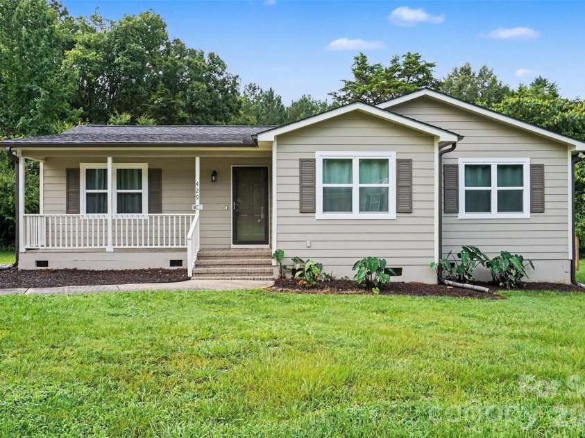 429 Castlewood Circle, Rock Hill, SC 29730.  MLS# CAR4411534, YatesRealty ID 42185. 