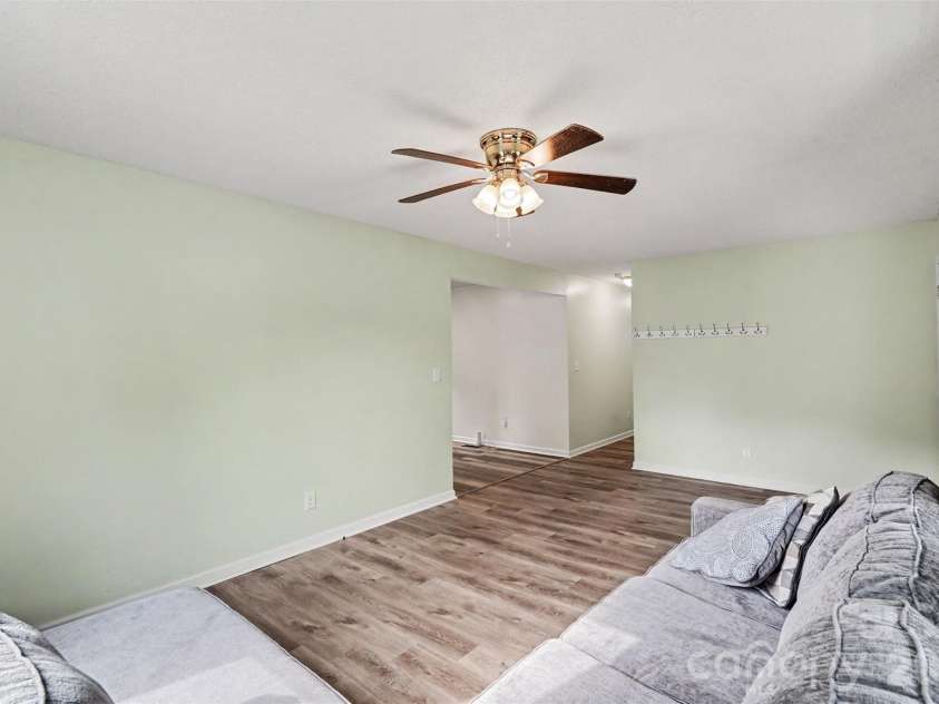 429 Castlewood Circle, Rock Hill, SC 29730.  MLS# CAR4411534, YatesRealty ID 42185. 