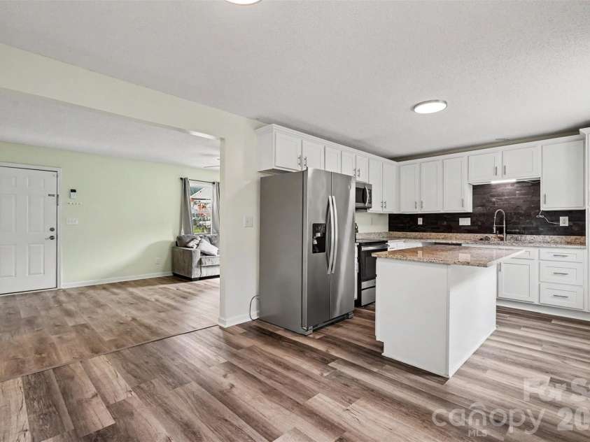 429 Castlewood Circle, Rock Hill, SC 29730.  MLS# CAR4411534, YatesRealty ID 42185. 