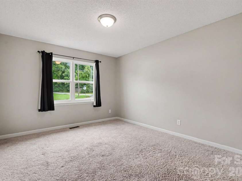429 Castlewood Circle, Rock Hill, SC 29730.  MLS# CAR4411534, YatesRealty ID 42185. 