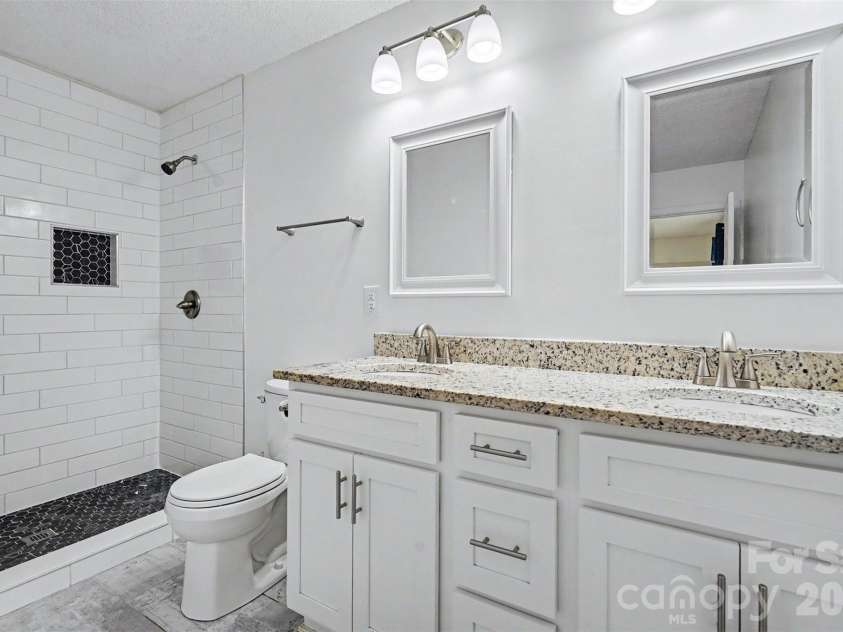 429 Castlewood Circle, Rock Hill, SC 29730.  MLS# CAR4411534, YatesRealty ID 42185. 