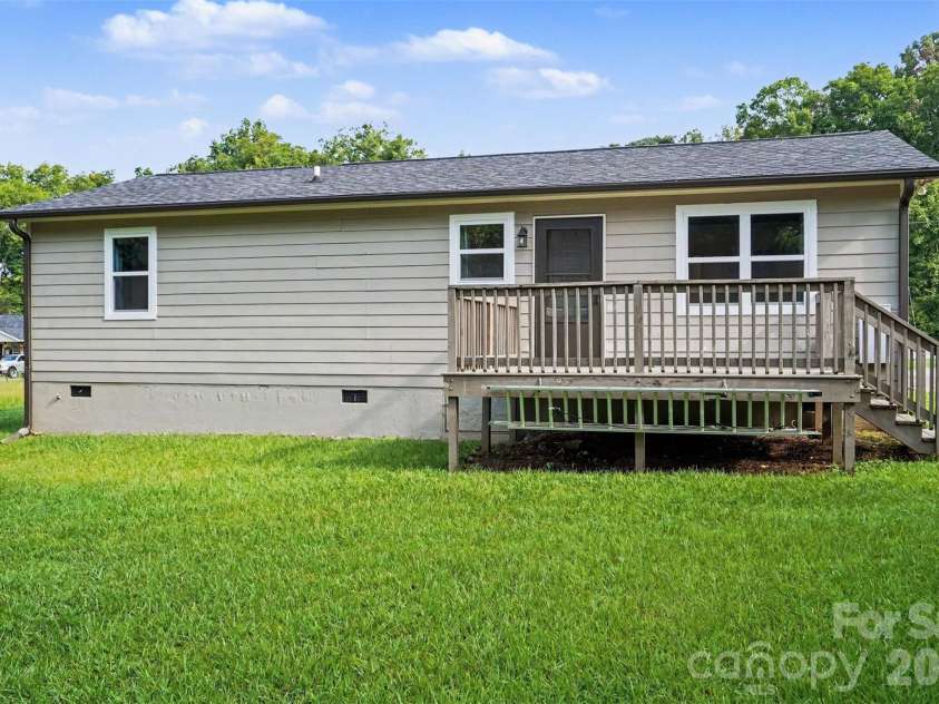 429 Castlewood Circle, Rock Hill, SC 29730.  MLS# CAR4411534, YatesRealty ID 42185. 