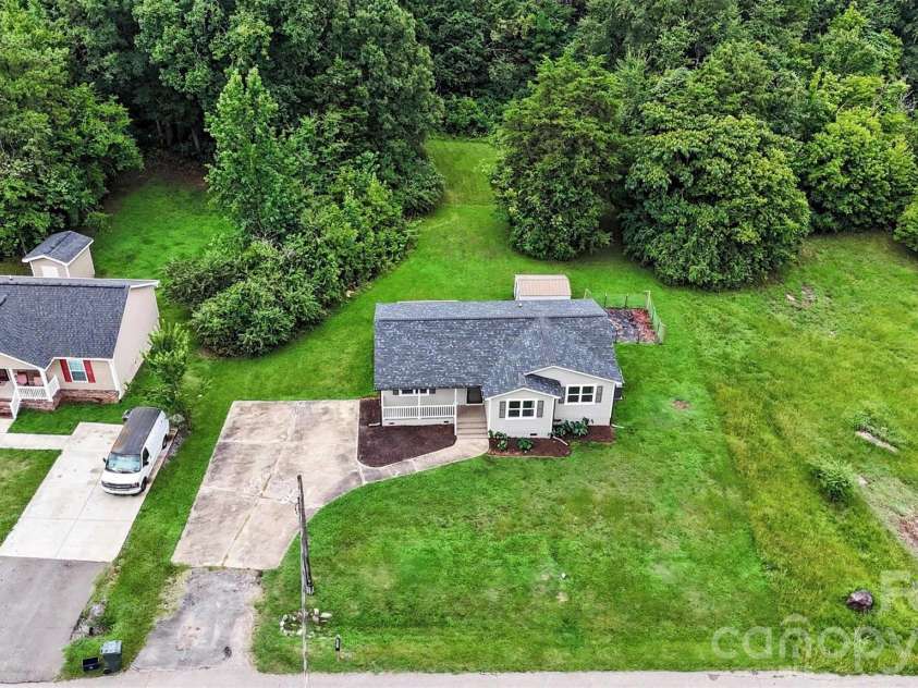 429 Castlewood Circle, Rock Hill, SC 29730.  MLS# CAR4411534, YatesRealty ID 42185. 