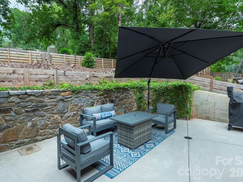 53 Vanderbilt Terrace, Asheville, NC 28806.  MLS# CAR4404446, YatesRealty ID 42186. 