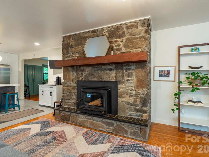 53 Vanderbilt Terrace, Asheville, NC 28806.  MLS# CAR4404446, YatesRealty ID 42186. 