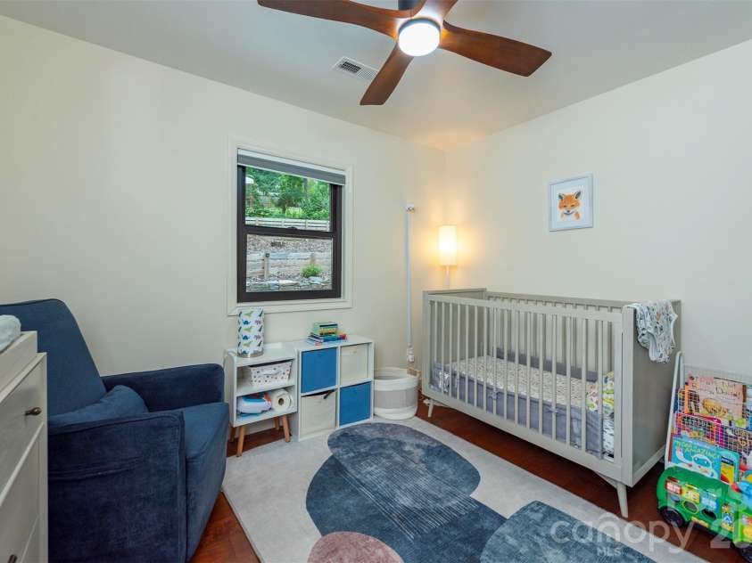 53 Vanderbilt Terrace, Asheville, NC 28806.  MLS# CAR4404446, YatesRealty ID 42186. 