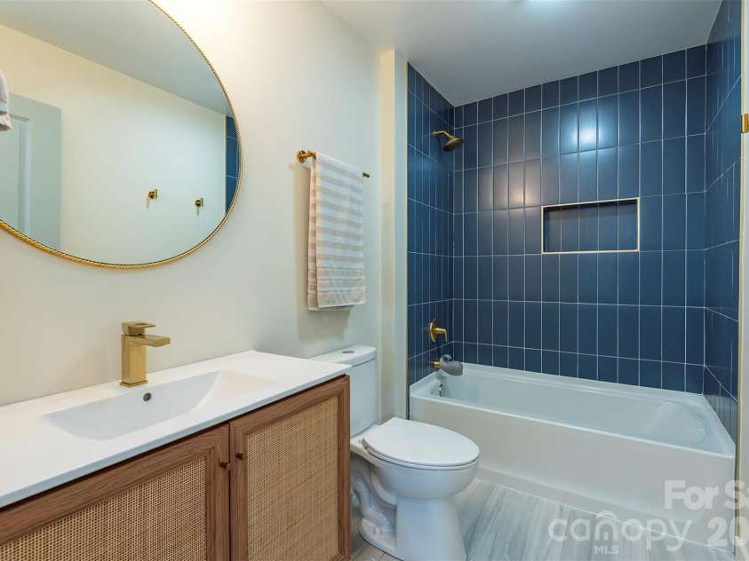 53 Vanderbilt Terrace, Asheville, NC 28806.  MLS# CAR4404446, YatesRealty ID 42186. 