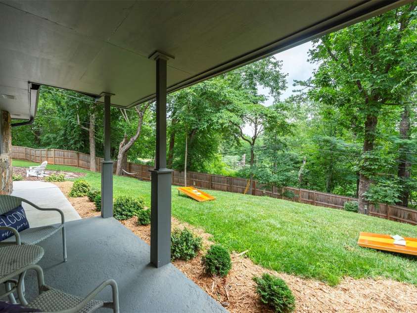 53 Vanderbilt Terrace, Asheville, NC 28806.  MLS# CAR4404446, YatesRealty ID 42186. 