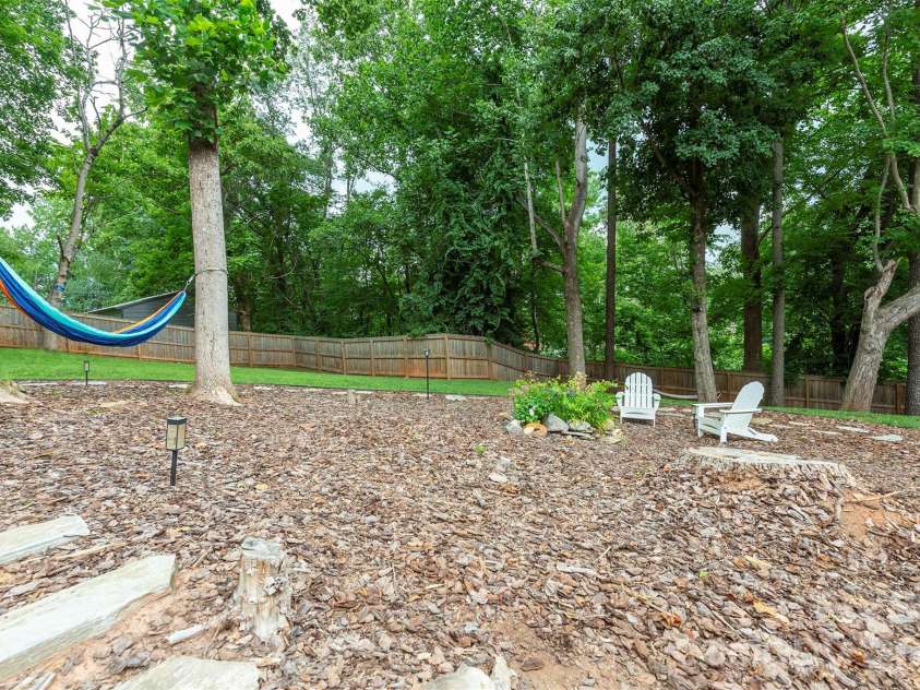 53 Vanderbilt Terrace, Asheville, NC 28806.  MLS# CAR4404446, YatesRealty ID 42186. 