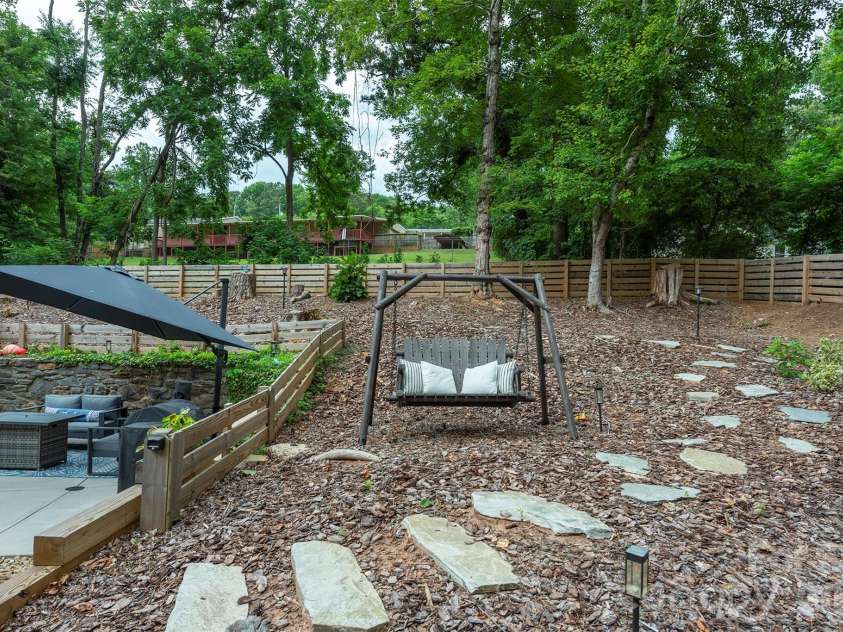 53 Vanderbilt Terrace, Asheville, NC 28806.  MLS# CAR4404446, YatesRealty ID 42186. 