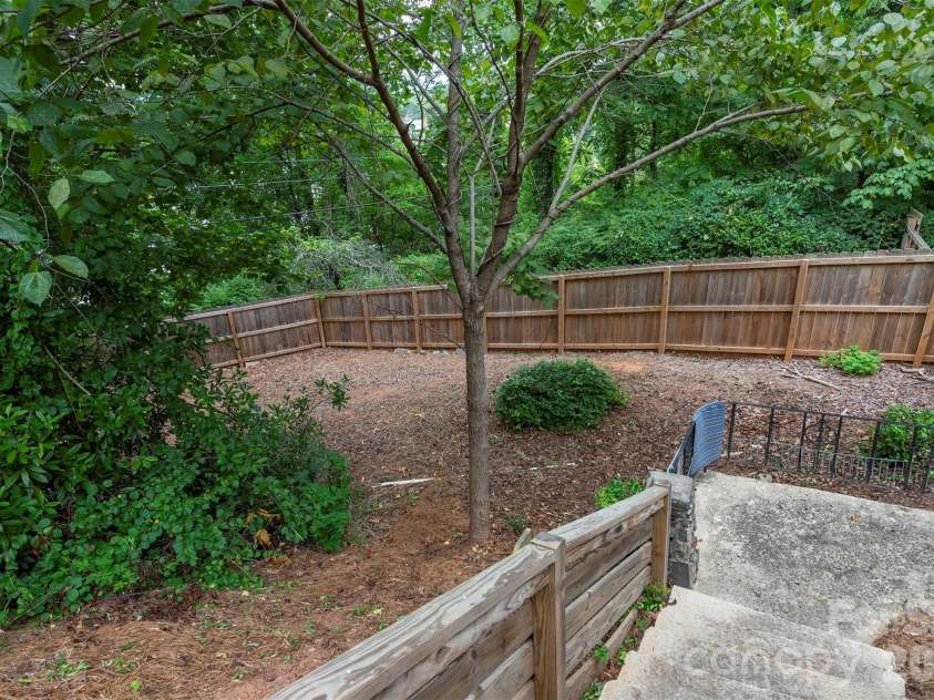 53 Vanderbilt Terrace, Asheville, NC 28806.  MLS# CAR4404446, YatesRealty ID 42186. 