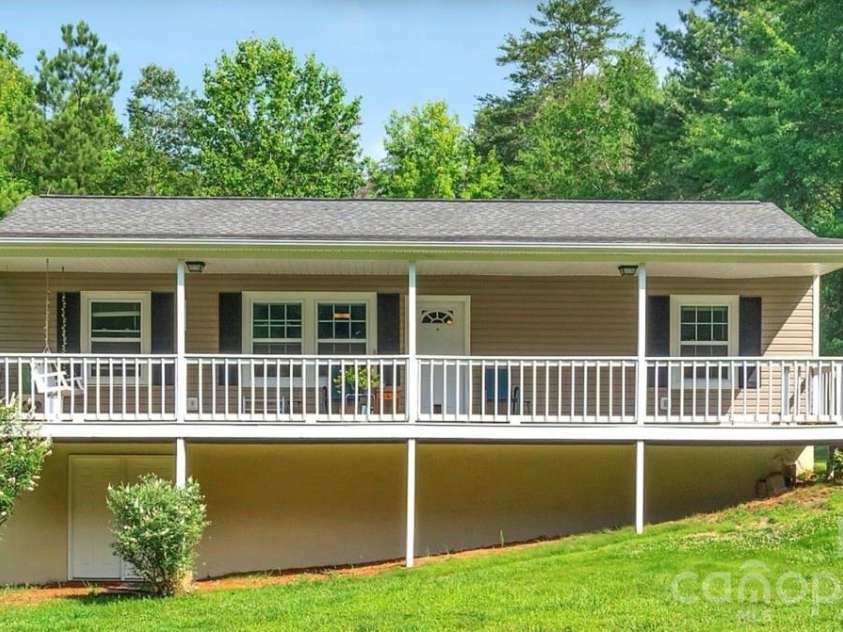 1095 Prince Road, Landrum, SC 29356.  MLS# CAR4405538, YatesRealty ID 42187. 