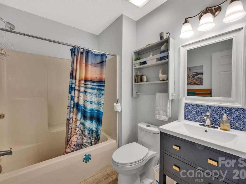 1095 Prince Road, Landrum, SC 29356.  MLS# CAR4405538, YatesRealty ID 42187. Guest Bathroom