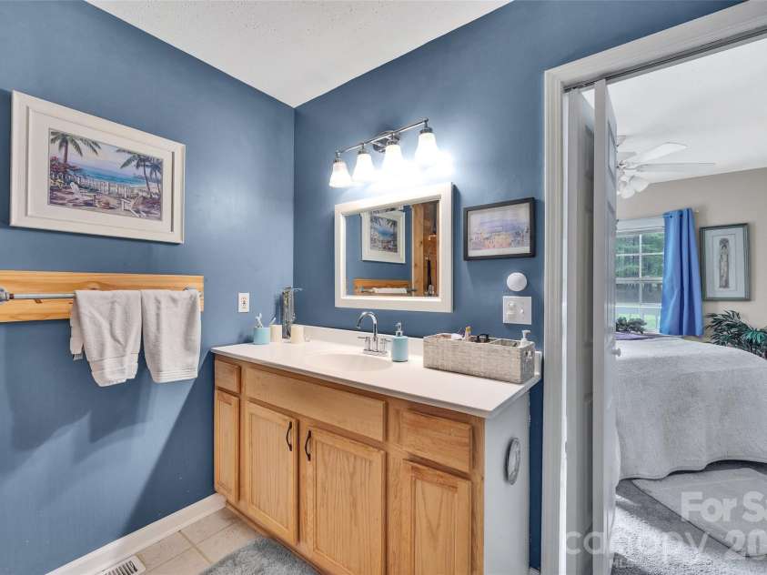 1095 Prince Road, Landrum, SC 29356.  MLS# CAR4405538, YatesRealty ID 42187. Primary Bath