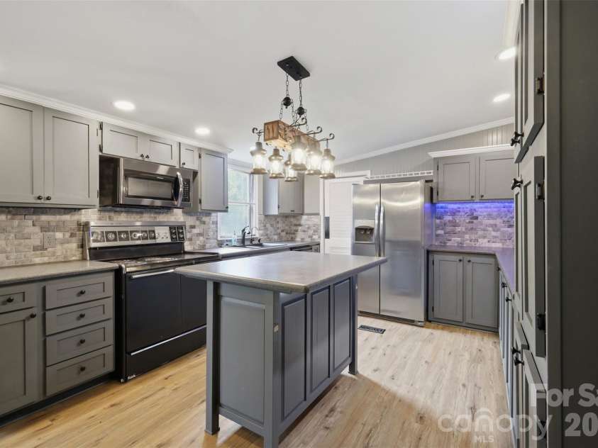 8162 Nc 16 Highway, Moravian Falls, NC 28654.  MLS# CAR4410384, YatesRealty ID 42188. Look at the gorgeous kitchen
