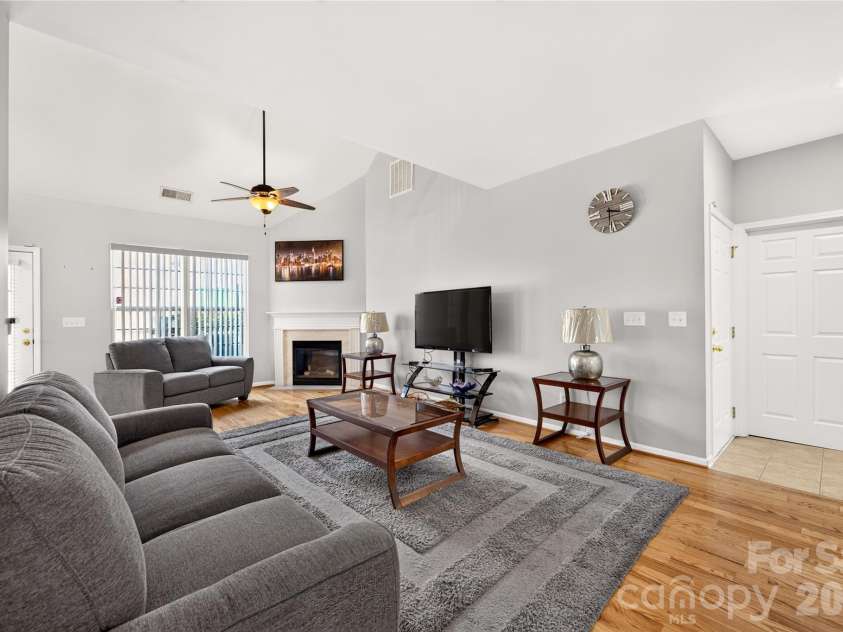 9907 Porta Ferry Drive, Charlotte, NC 28213.  MLS# CAR4408467, YatesRealty ID 42189. 
