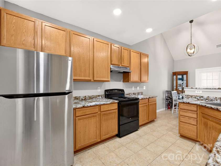 9907 Porta Ferry Drive, Charlotte, NC 28213.  MLS# CAR4408467, YatesRealty ID 42189. 