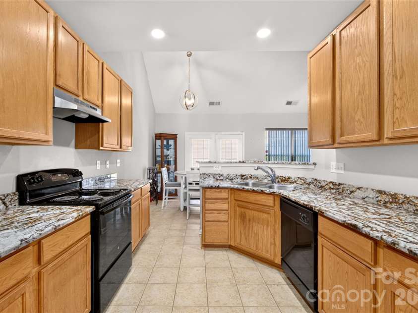 9907 Porta Ferry Drive, Charlotte, NC 28213.  MLS# CAR4408467, YatesRealty ID 42189. 