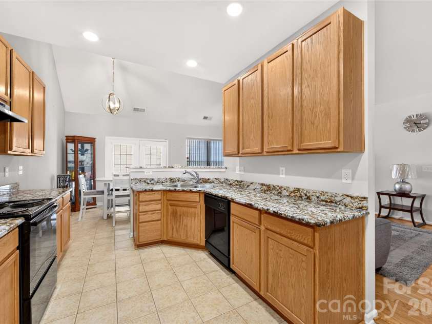 9907 Porta Ferry Drive, Charlotte, NC 28213.  MLS# CAR4408467, YatesRealty ID 42189. 