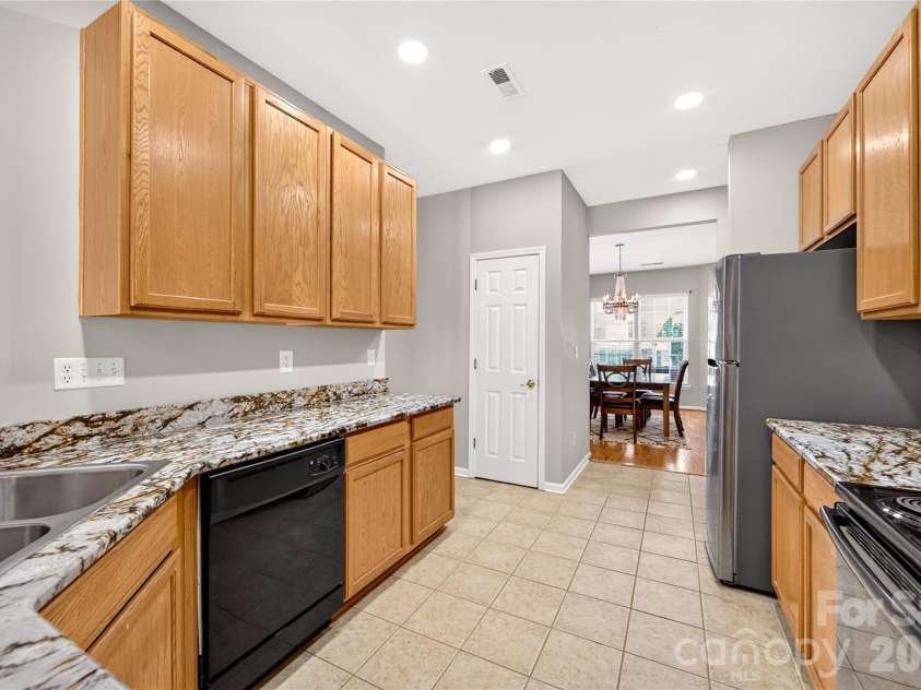 9907 Porta Ferry Drive, Charlotte, NC 28213.  MLS# CAR4408467, YatesRealty ID 42189. 