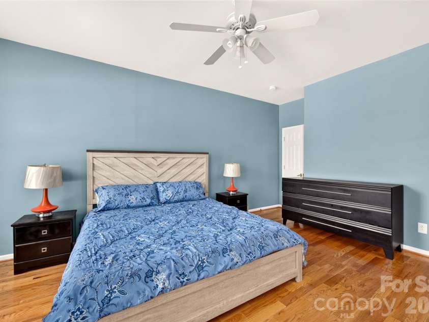 9907 Porta Ferry Drive, Charlotte, NC 28213.  MLS# CAR4408467, YatesRealty ID 42189. 