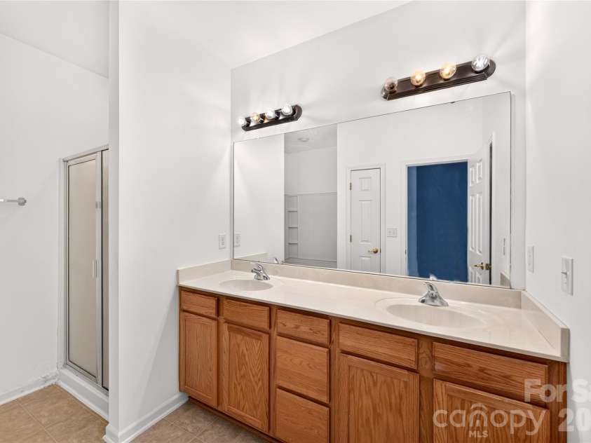 9907 Porta Ferry Drive, Charlotte, NC 28213.  MLS# CAR4408467, YatesRealty ID 42189. 
