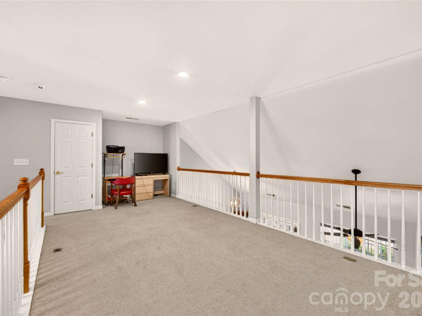 9907 Porta Ferry Drive, Charlotte, NC 28213.  MLS# CAR4408467, YatesRealty ID 42189. 