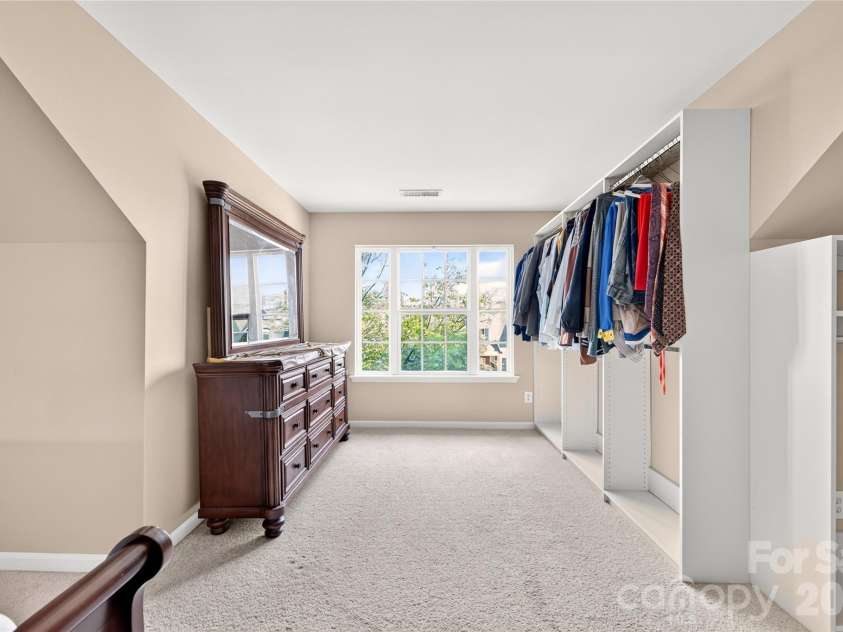 9907 Porta Ferry Drive, Charlotte, NC 28213.  MLS# CAR4408467, YatesRealty ID 42189. 