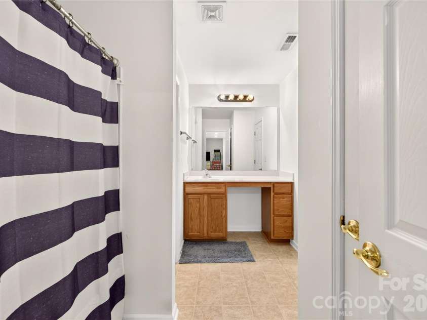 9907 Porta Ferry Drive, Charlotte, NC 28213.  MLS# CAR4408467, YatesRealty ID 42189. 