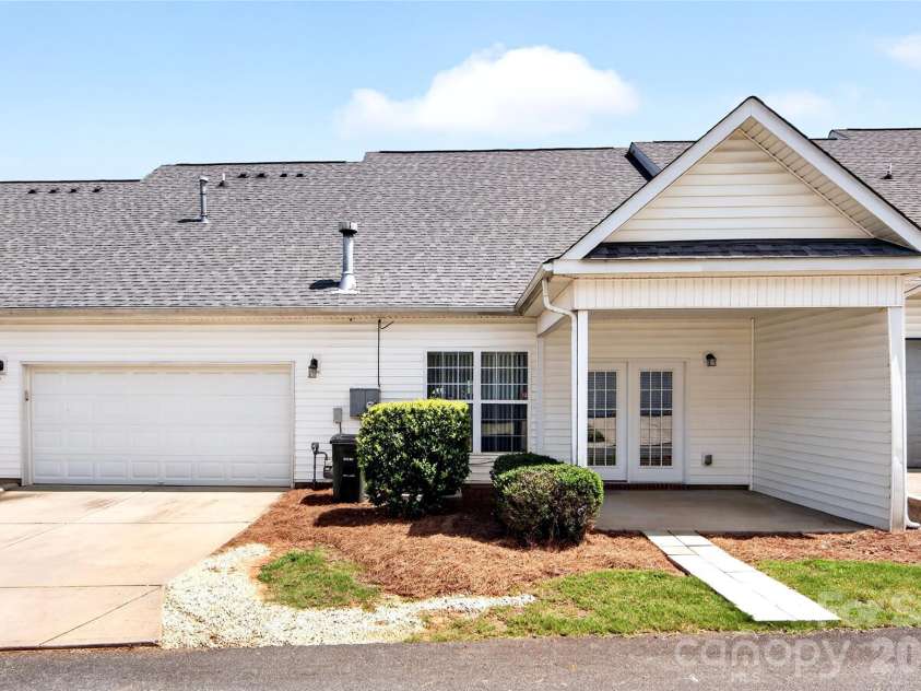 9907 Porta Ferry Drive, Charlotte, NC 28213.  MLS# CAR4408467, YatesRealty ID 42189. 