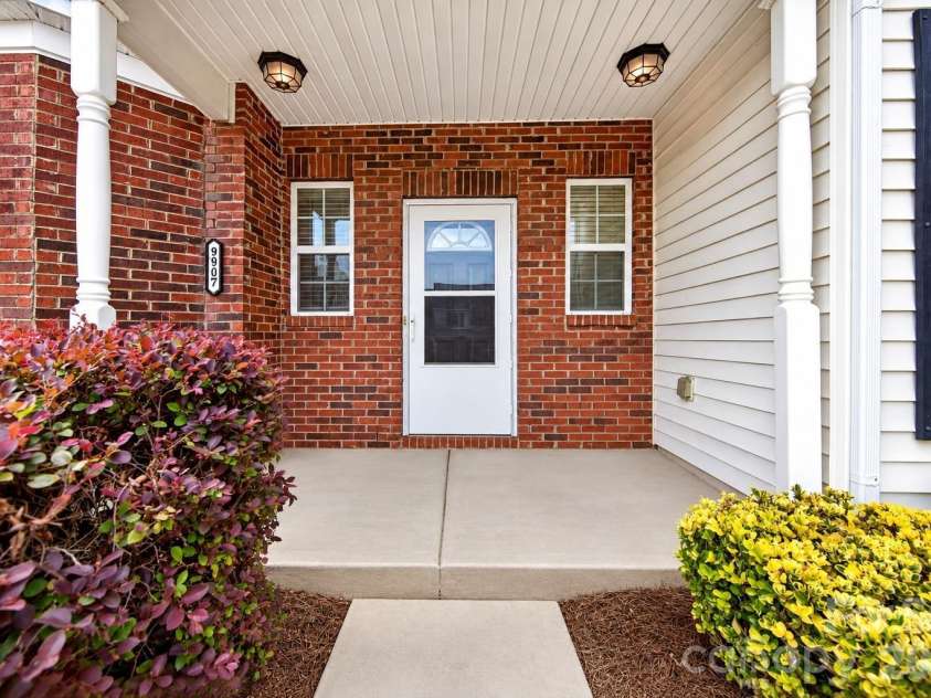 9907 Porta Ferry Drive, Charlotte, NC 28213.  MLS# CAR4408467, YatesRealty ID 42189. 