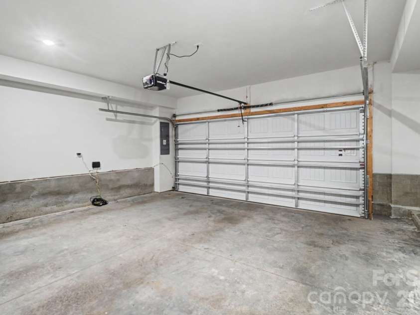3537 Auburn Curb Road, Charlotte, NC 28217.  MLS# CAR4350906, YatesRealty ID 4219. 2 Car Garage