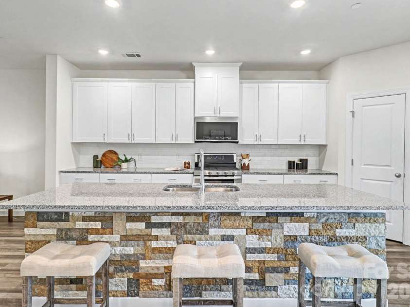 3537 Auburn Curb Road, Charlotte, NC 28217.  MLS# CAR4350906, YatesRealty ID 4219. 