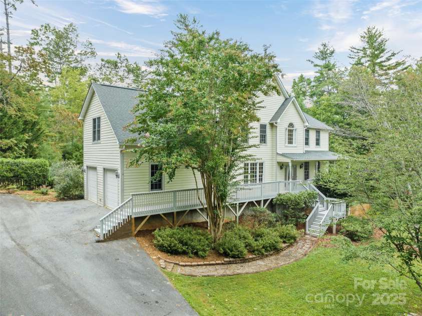 6 Dogwood Lane, Fletcher, NC 28732.  MLS# CAR4302762, YatesRealty ID 4219. 