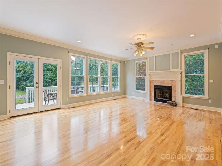 6 Dogwood Lane, Fletcher, NC 28732.  MLS# CAR4302762, YatesRealty ID 4219. 