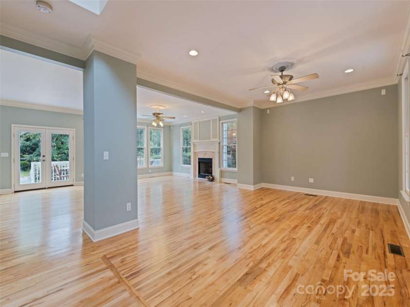 6 Dogwood Lane, Fletcher, NC 28732.  MLS# CAR4302762, YatesRealty ID 4219. 