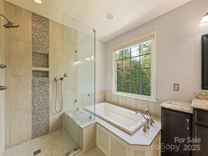 6 Dogwood Lane, Fletcher, NC 28732.  MLS# CAR4302762, YatesRealty ID 4219. 