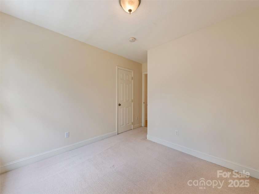 6 Dogwood Lane, Fletcher, NC 28732.  MLS# CAR4302762, YatesRealty ID 4219. 