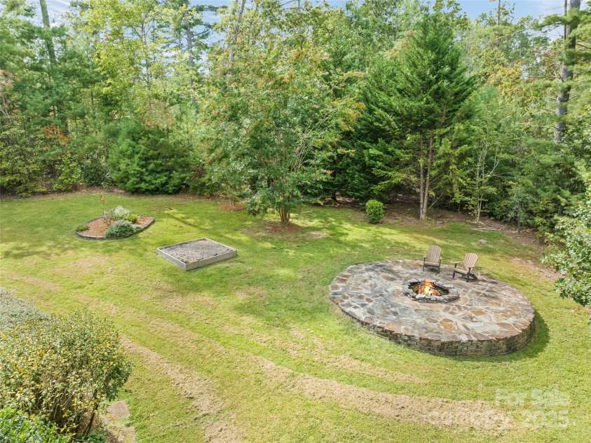 6 Dogwood Lane, Fletcher, NC 28732.  MLS# CAR4302762, YatesRealty ID 4219. Great place to make memories