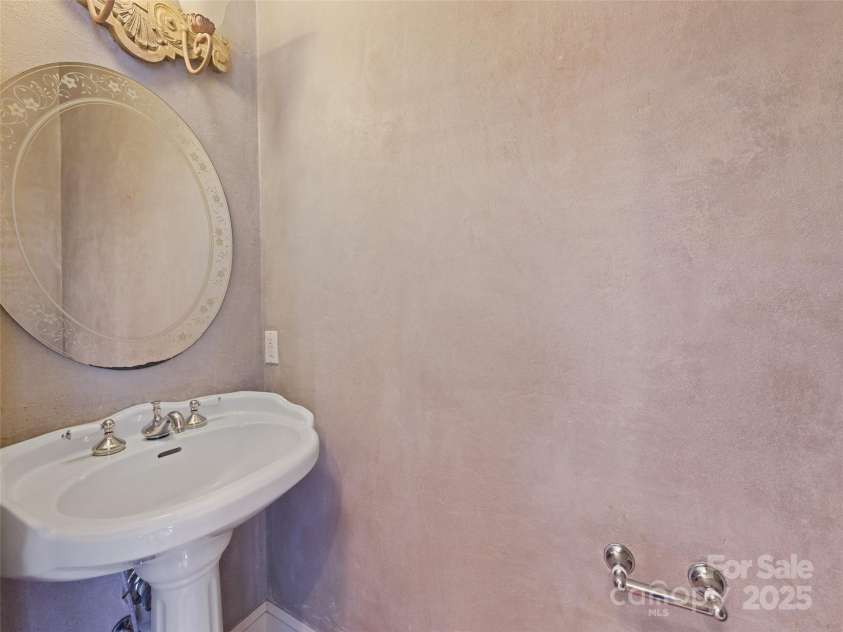 6 Dogwood Lane, Fletcher, NC 28732.  MLS# CAR4302762, YatesRealty ID 4219. Hall Bathroom