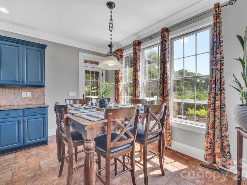37 Carland Drive, Arden, NC 28704.  MLS# CAR4409376, YatesRealty ID 42190. Breakfast Nook