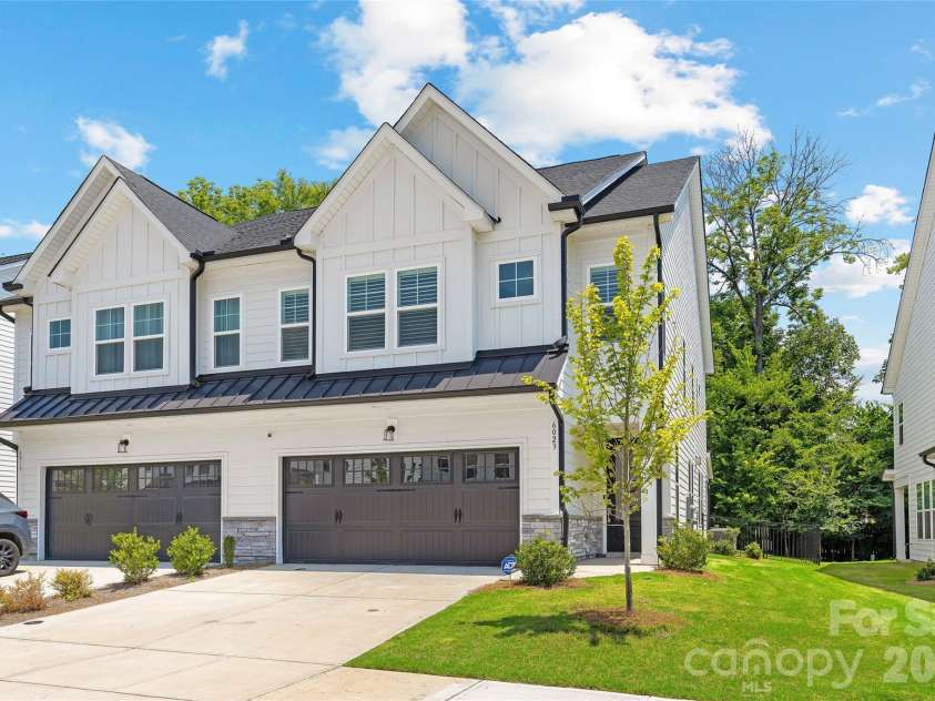 6023 Corbin Woods Court, Charlotte, NC 28226.  MLS# CAR4401327, YatesRealty ID 42191. 